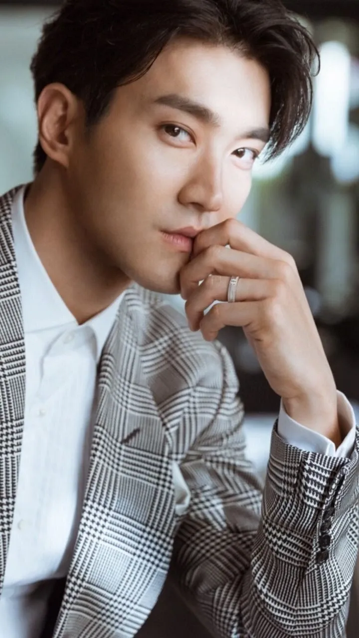 A heartfelt wallpaper shared by Siwon (Super Junior)'s fans