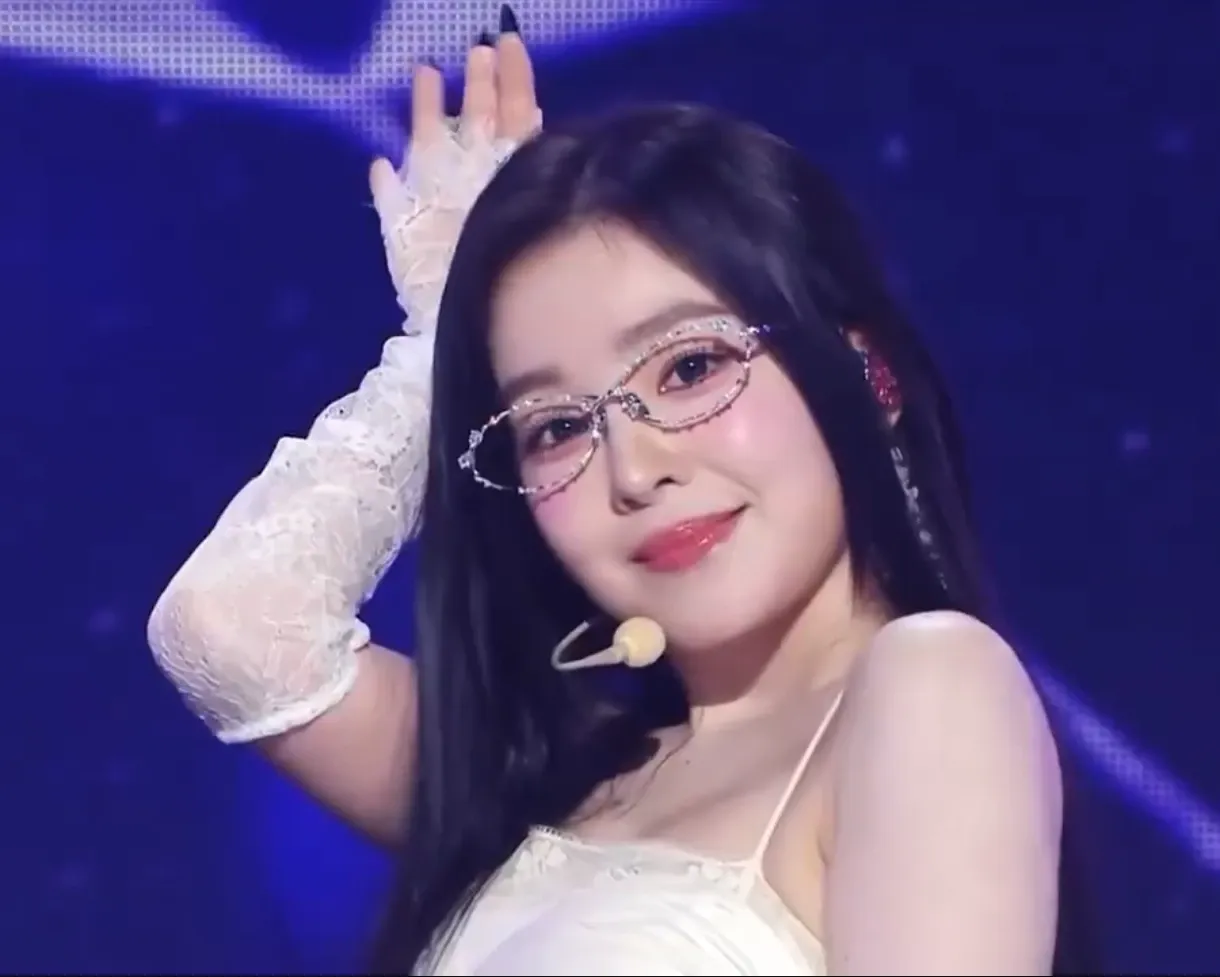 Latest photo of Irene (Red Velvet)