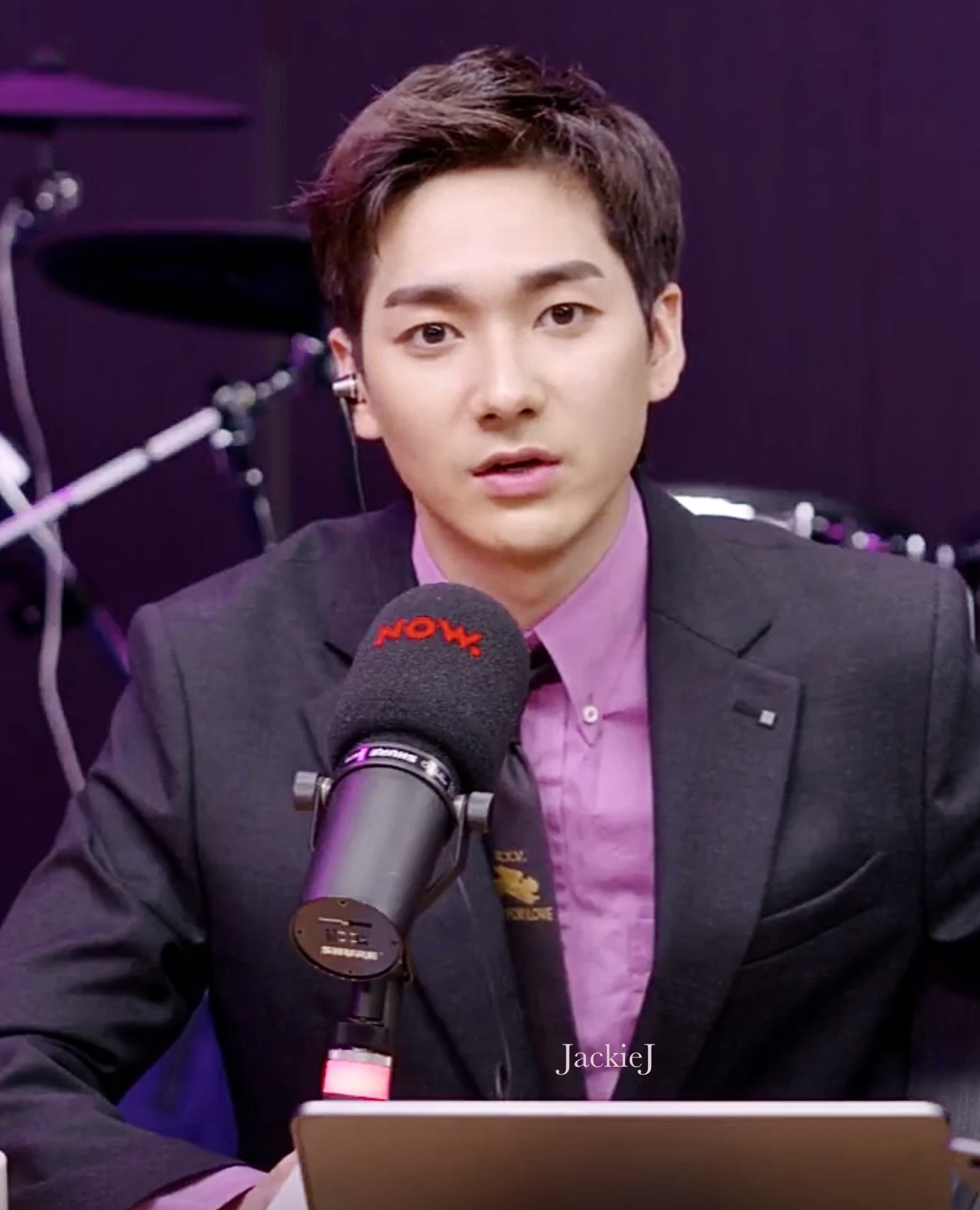 A moment captured by Aron's fan