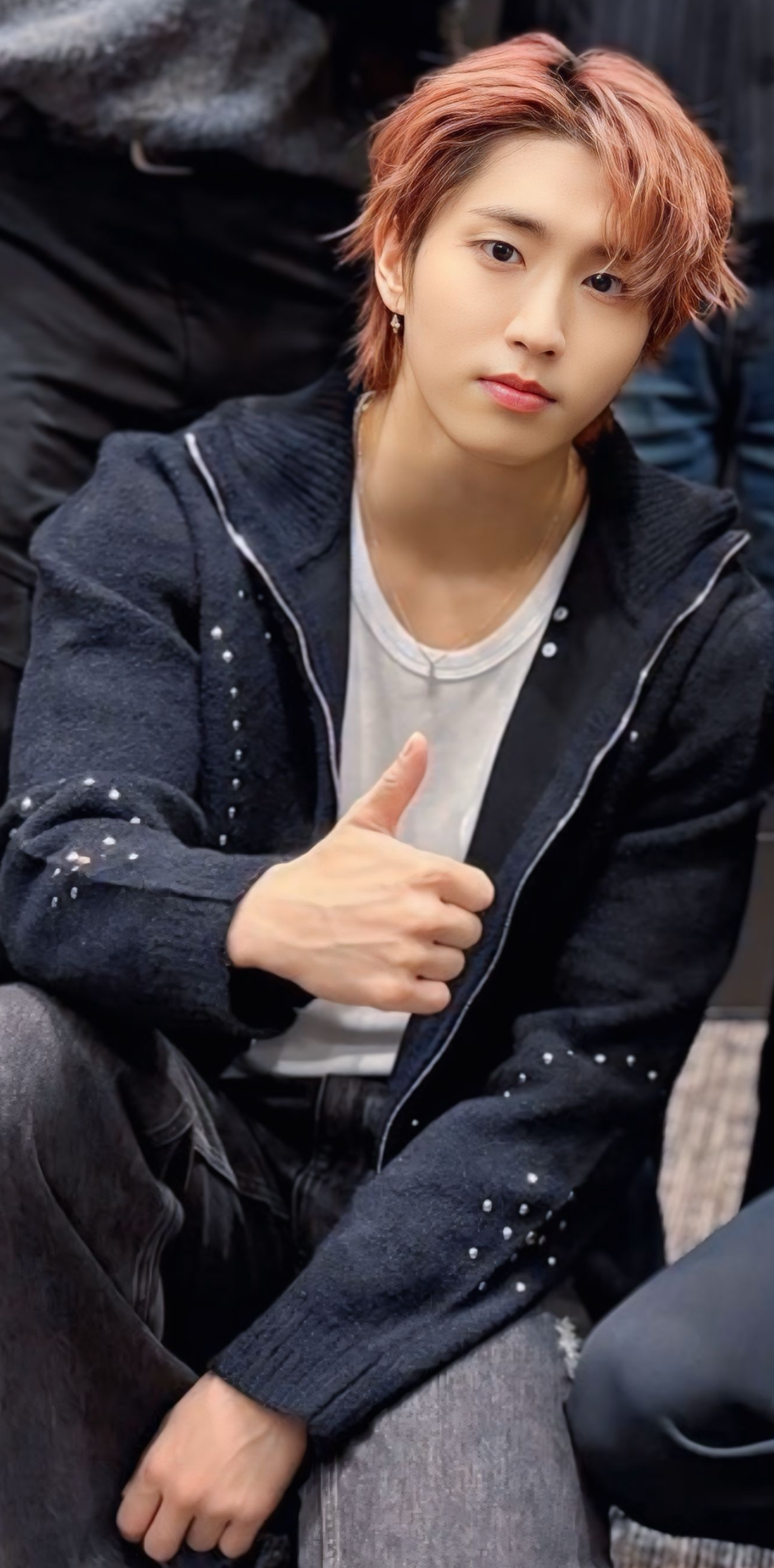 Today's most popular wallpaper in the HAN (Stray Kids) community