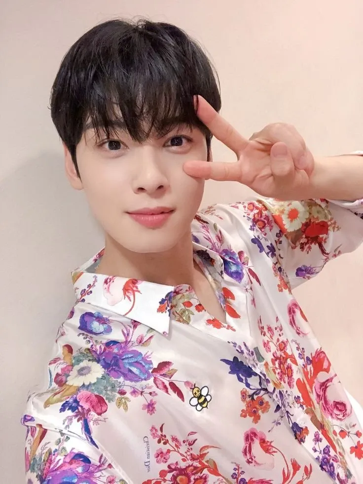 A moment captured by Eunwoo (ASTRO)'s fan