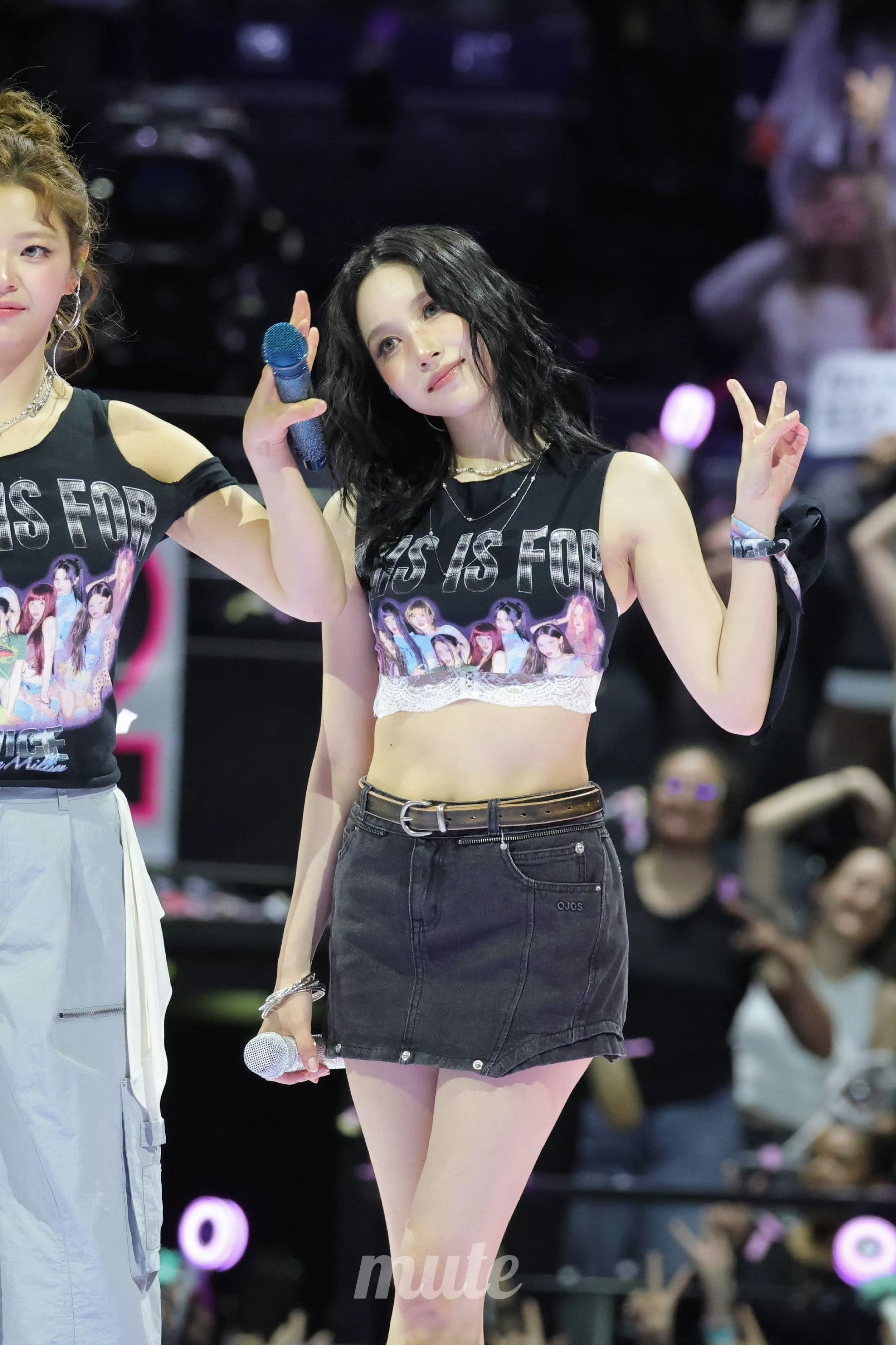 Momen yang diabadikan oleh penggemar Mina (TWICE)