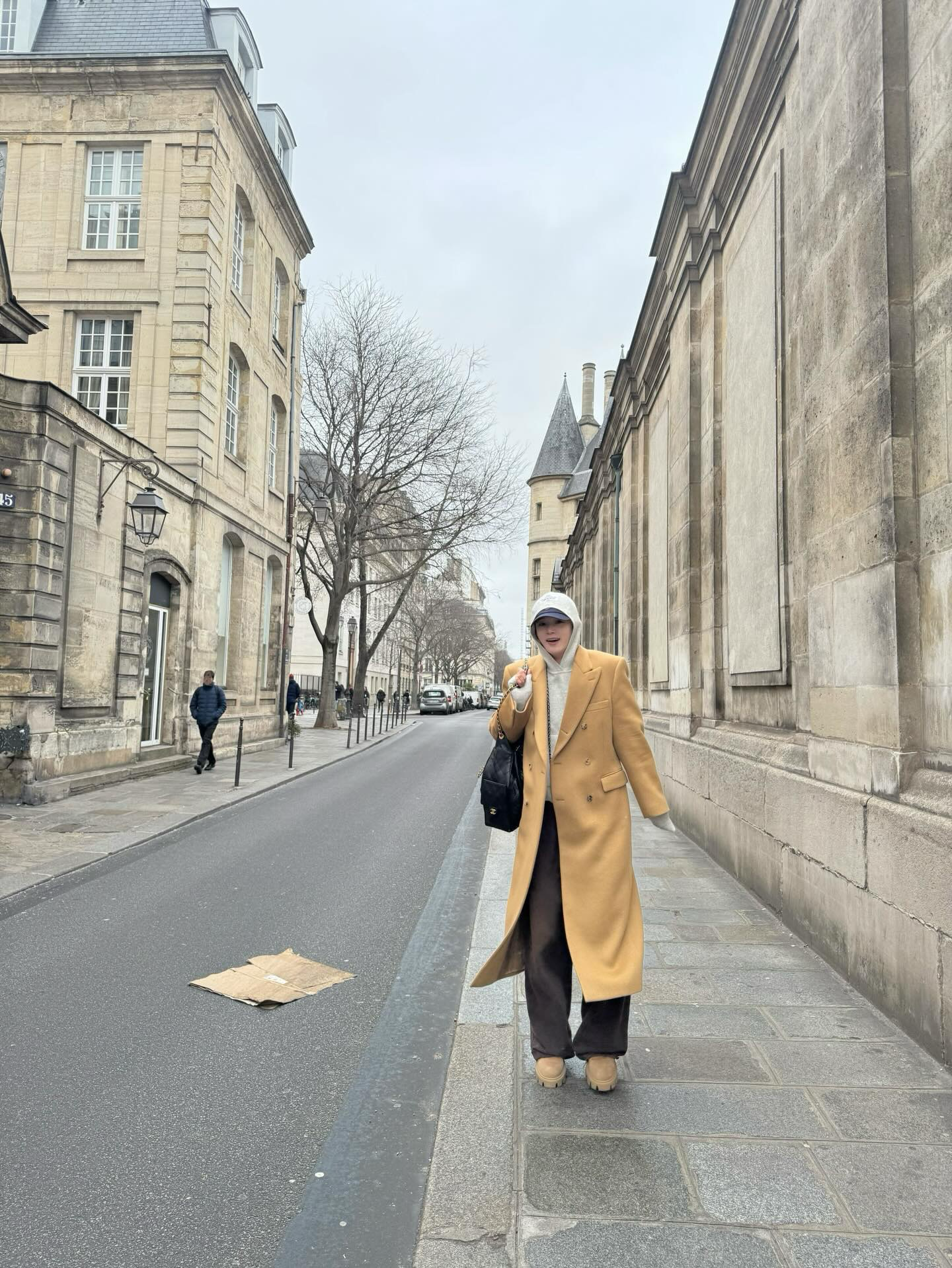 A moment captured by K (&TEAM)'s fan