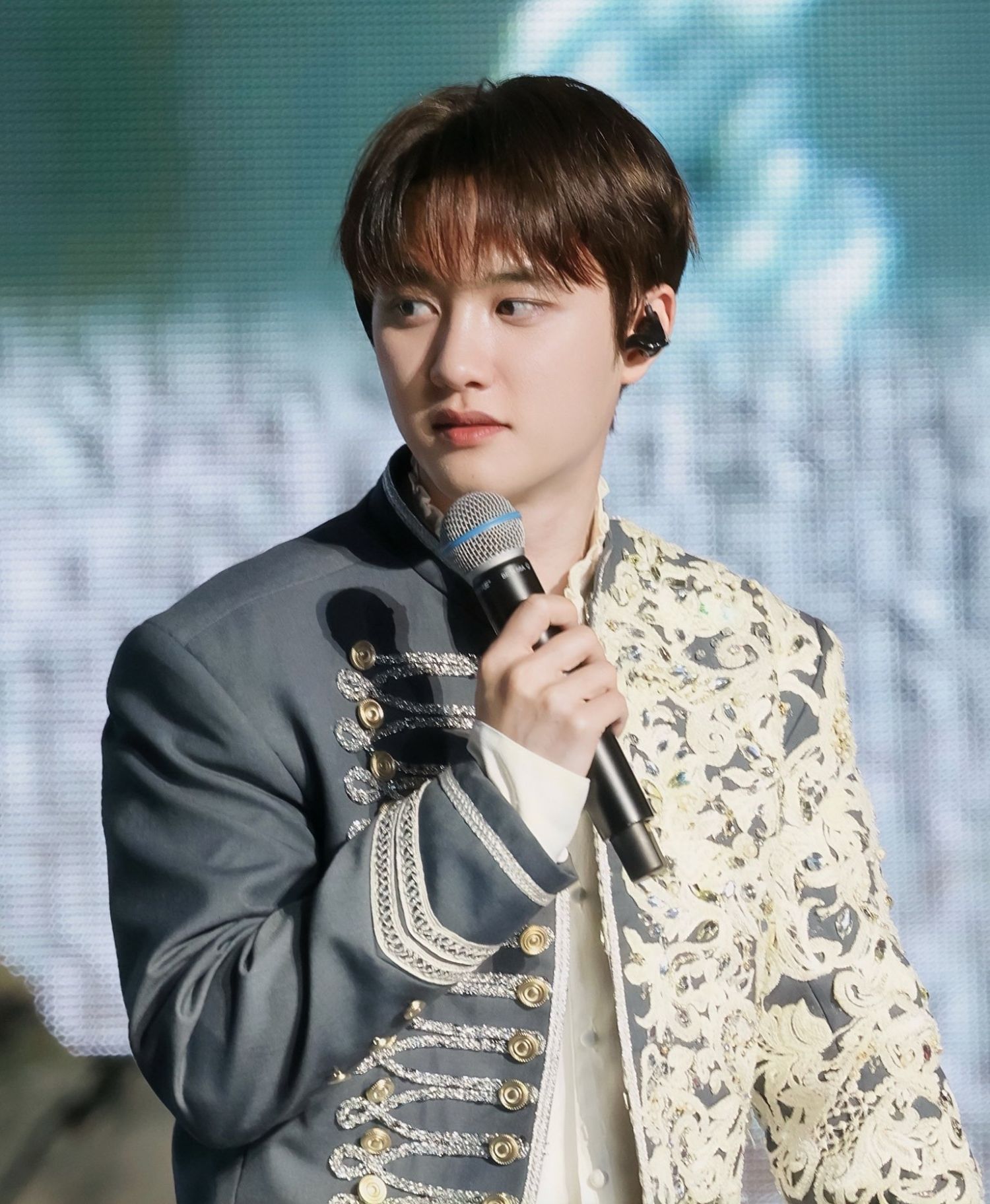 Behind-the-scenes cut of D.O. (EXO)