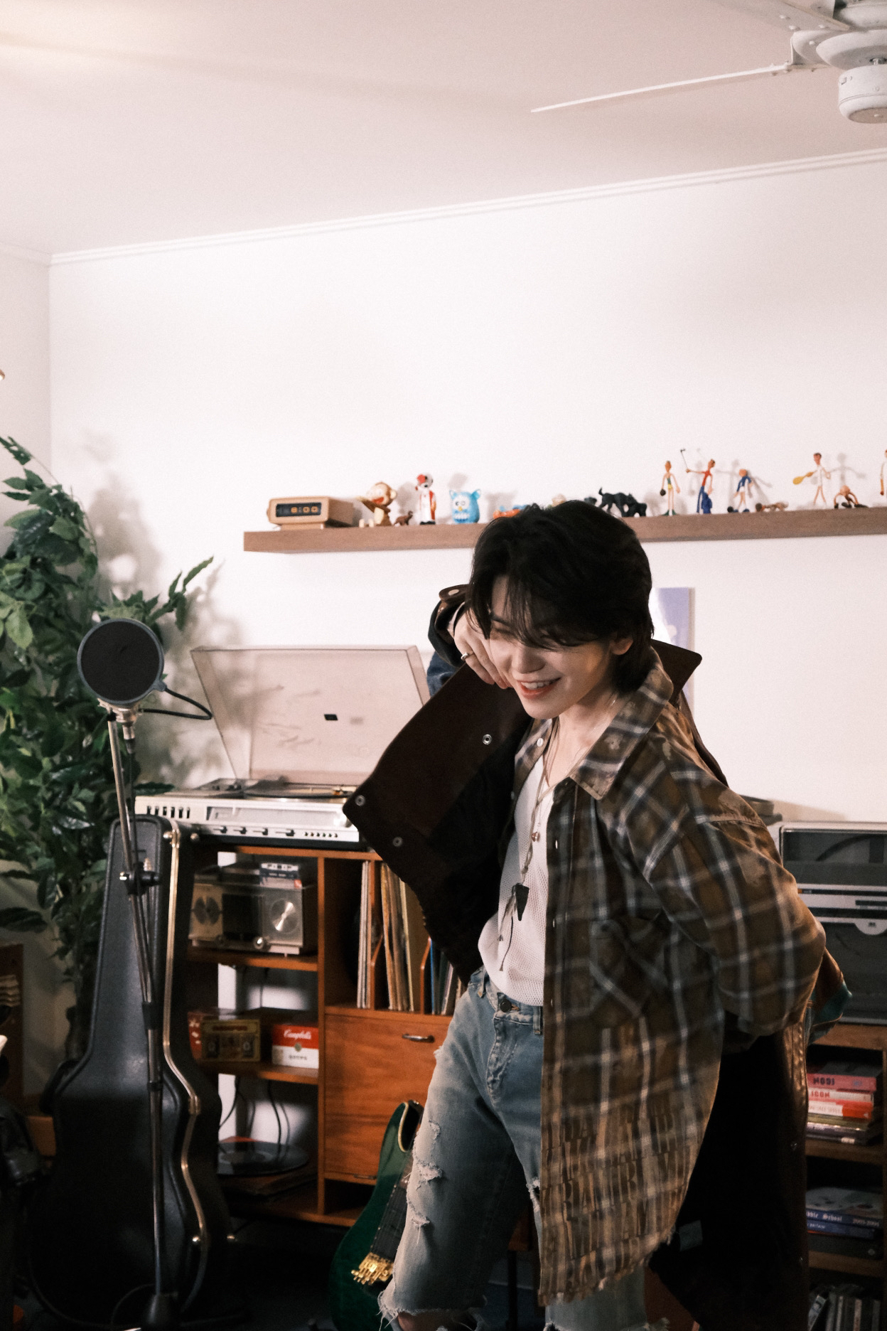 Latest photo of Woozi (SEVENTEEN)