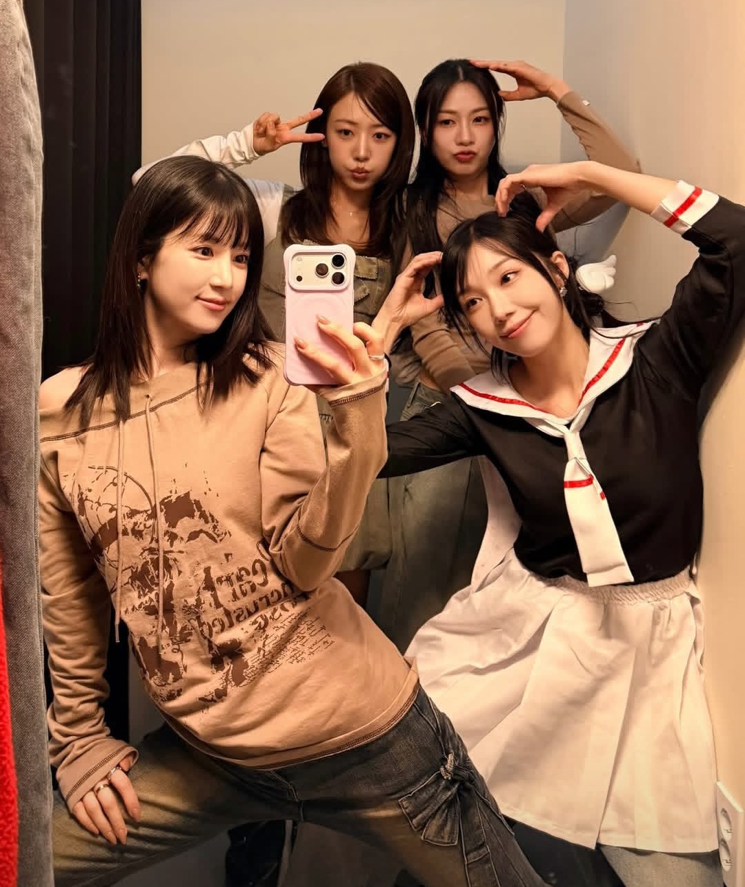 Apinkの最近の活動写真