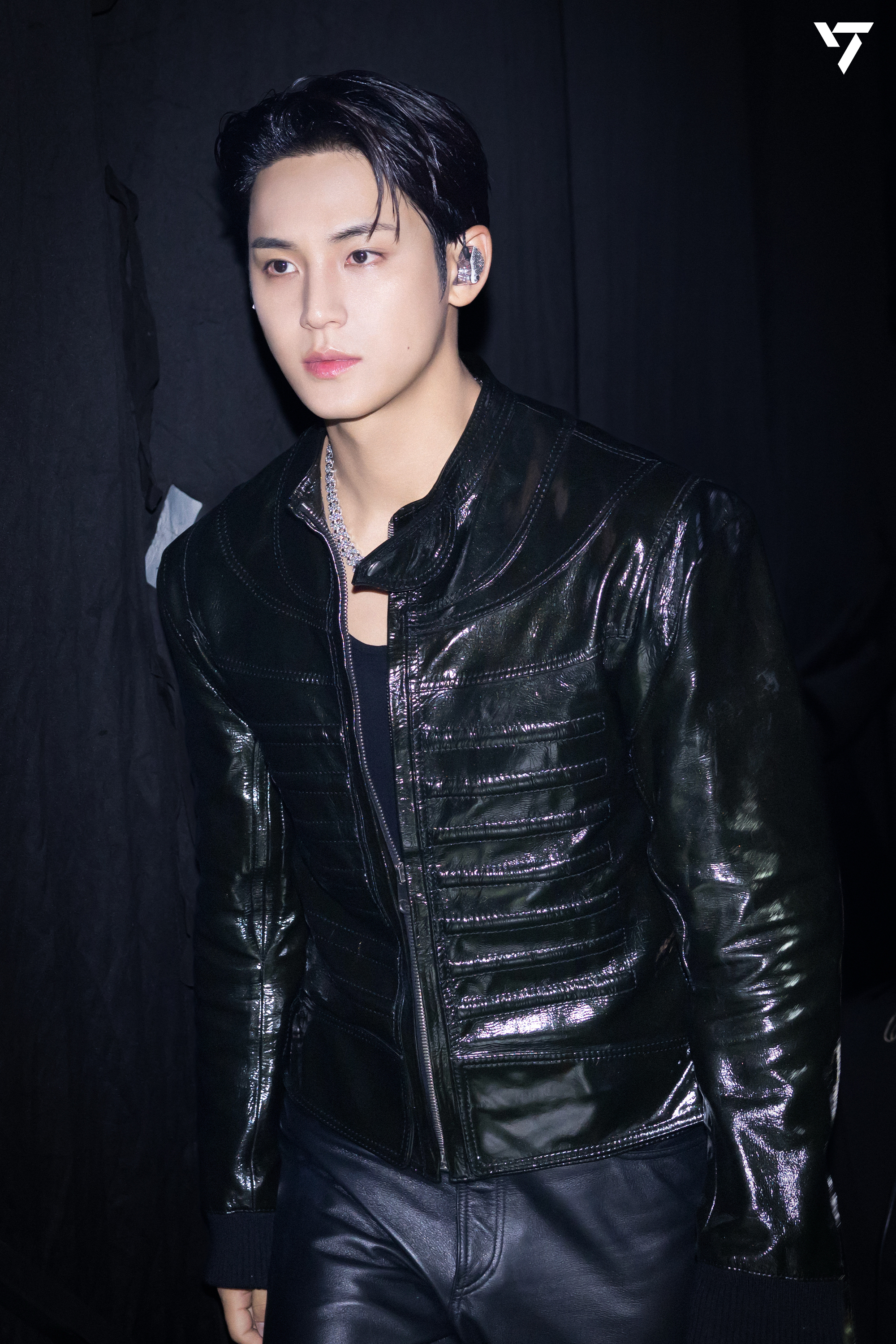 Recent activity shot of Mingyu (SEVENTEEN)