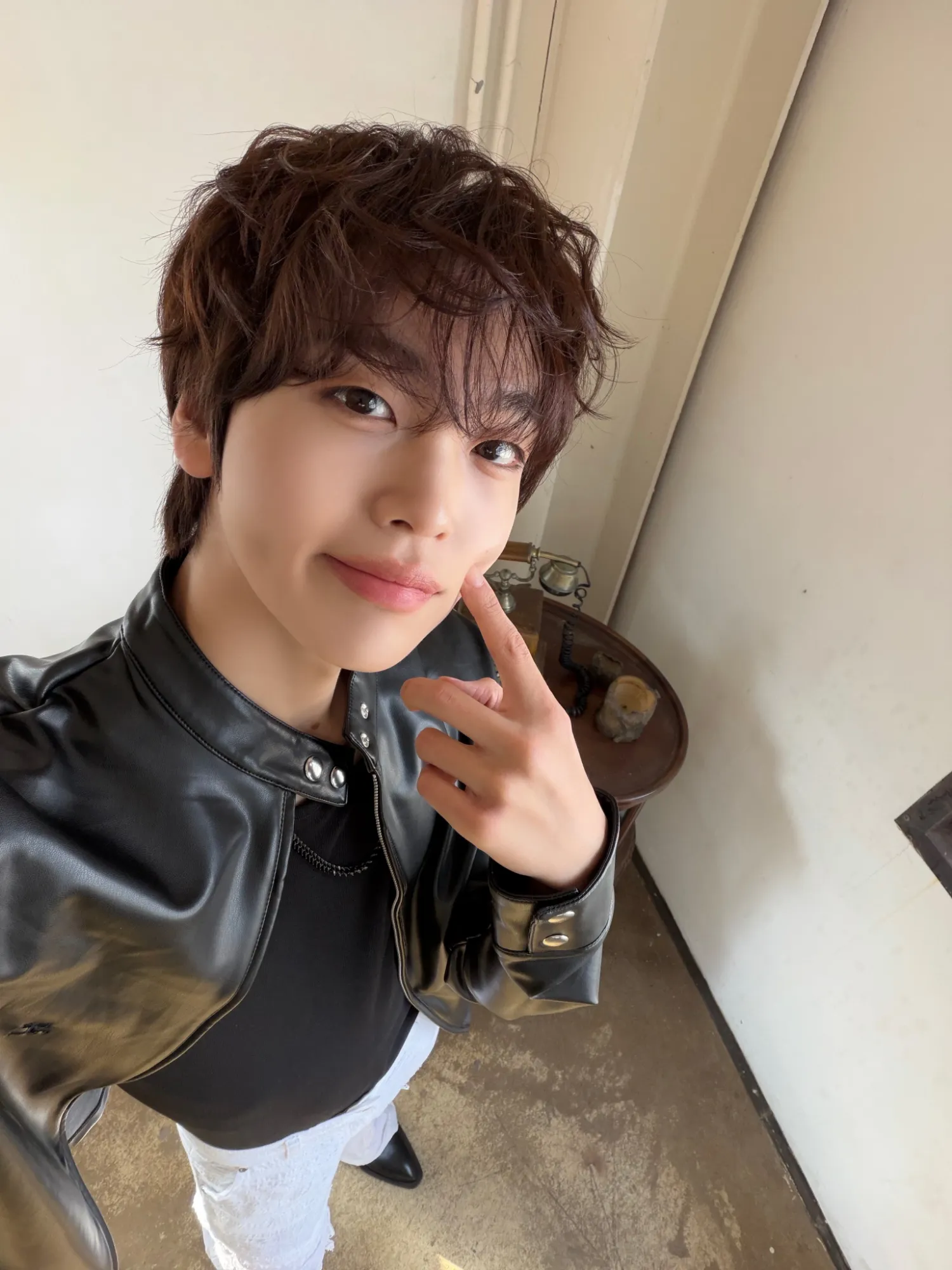 Behind-the-scenes cut of Hyeongjun (CRAVITY)