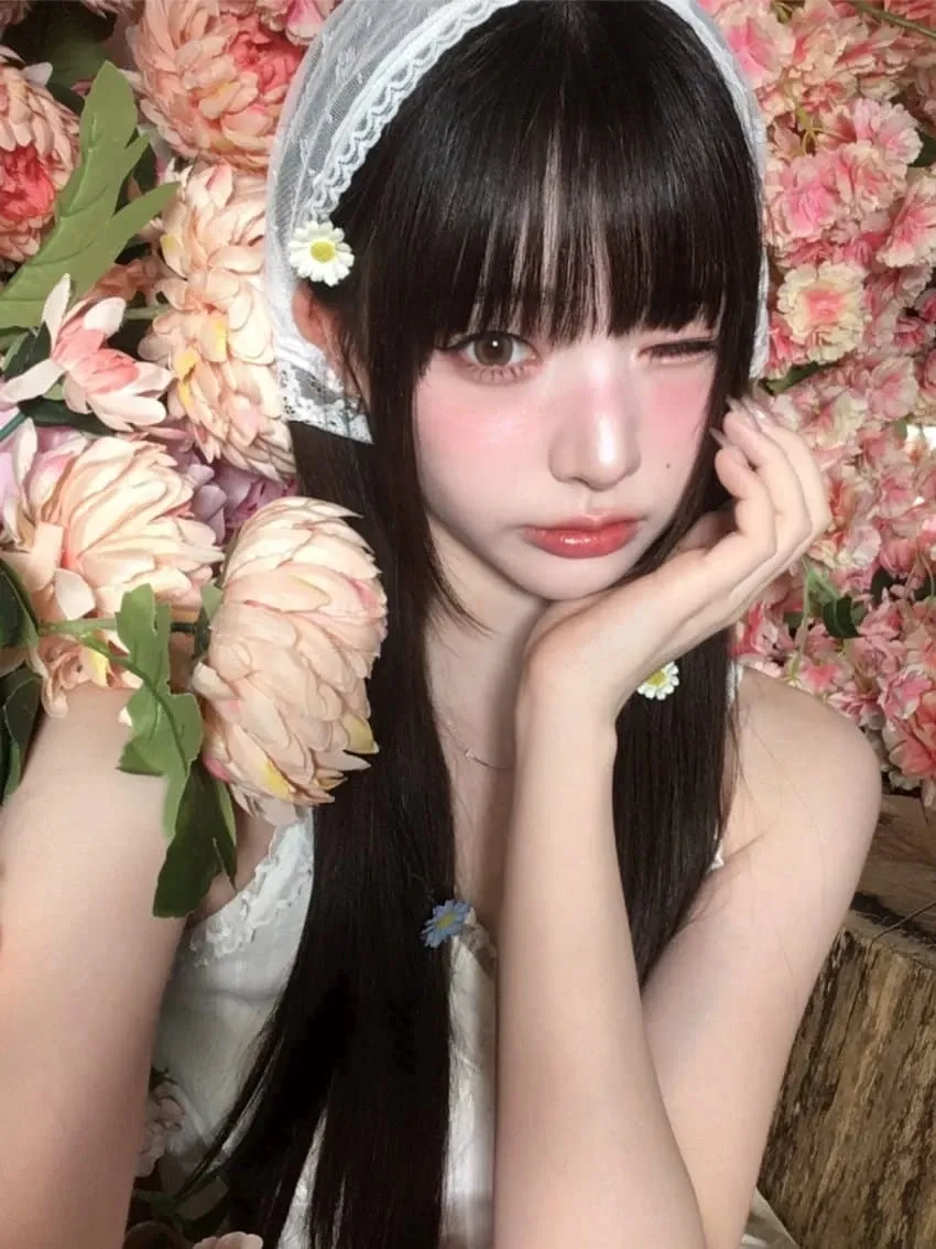 Behind-the-scenes cut of tripleS