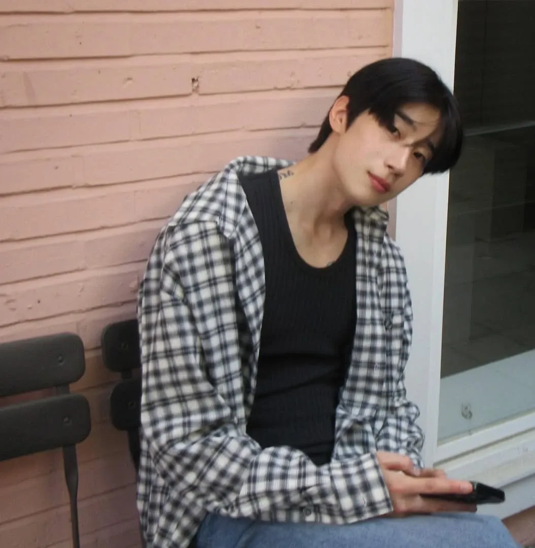 Recent activity shot of Han Seungwoo