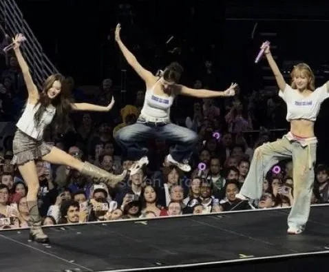 A moment captured by Jihyo (TWICE)'s fan