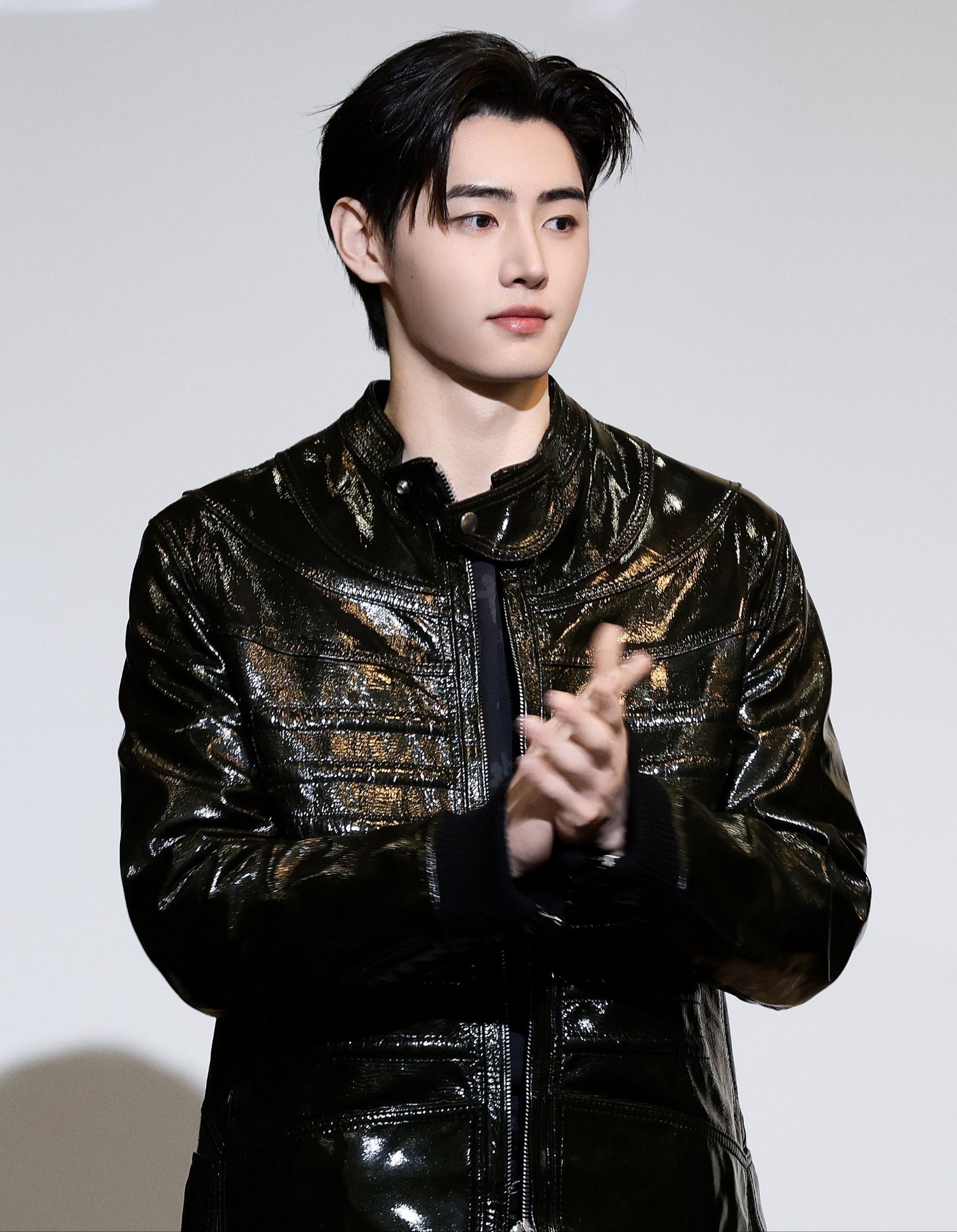 Recent activity shot of Sunghoon (ENHYPEN)