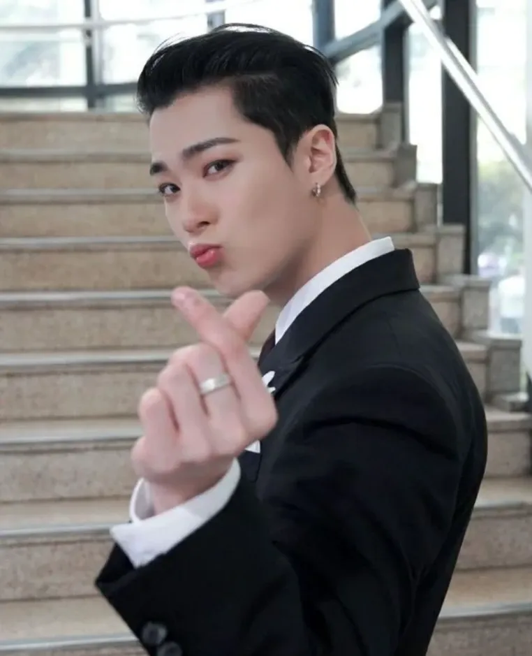 A moment captured by Moonbin (ASTRO)'s fan