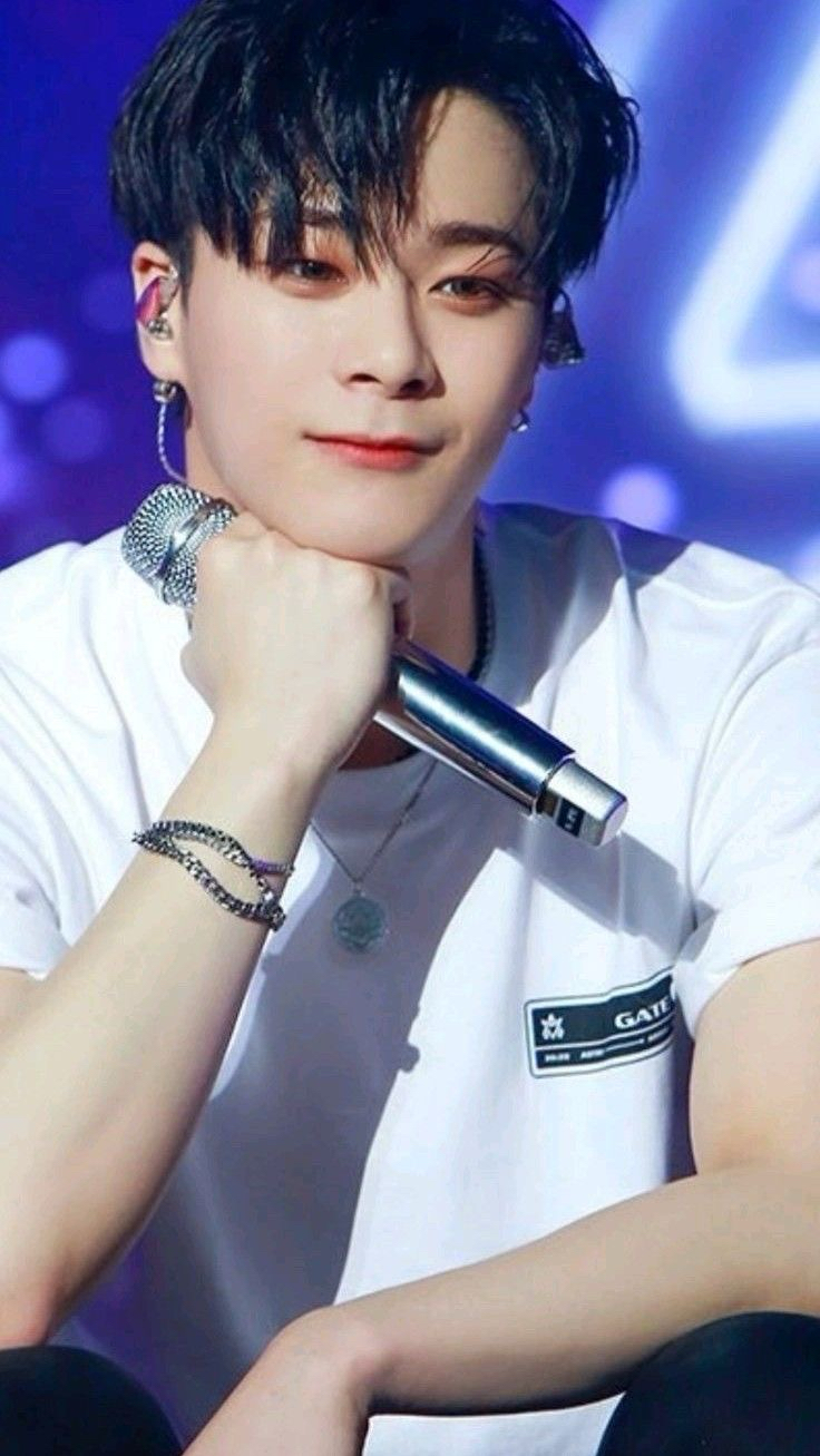 A moment captured by Moonbin (ASTRO)'s fan