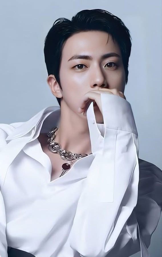 Behind-the-scenes cut of Jin (BTS)