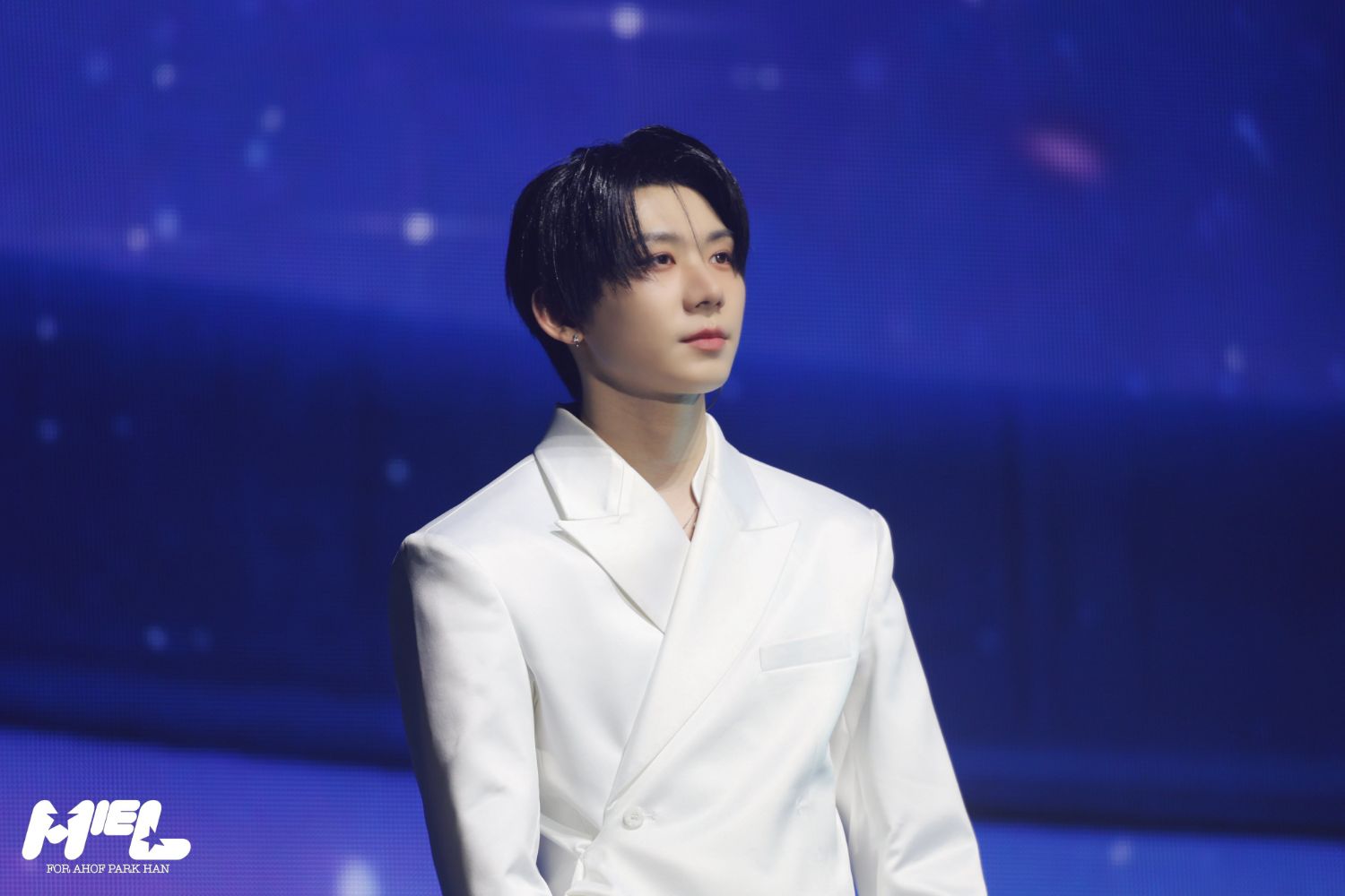 A moment captured by Park Han (AHOF)'s fan