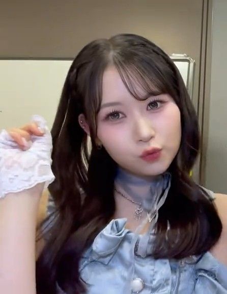 Recent activity shot of Kasahara Momona (ME:I)