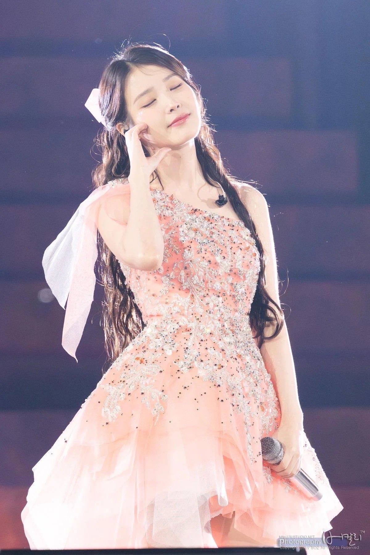 아이유 최근 활동샷