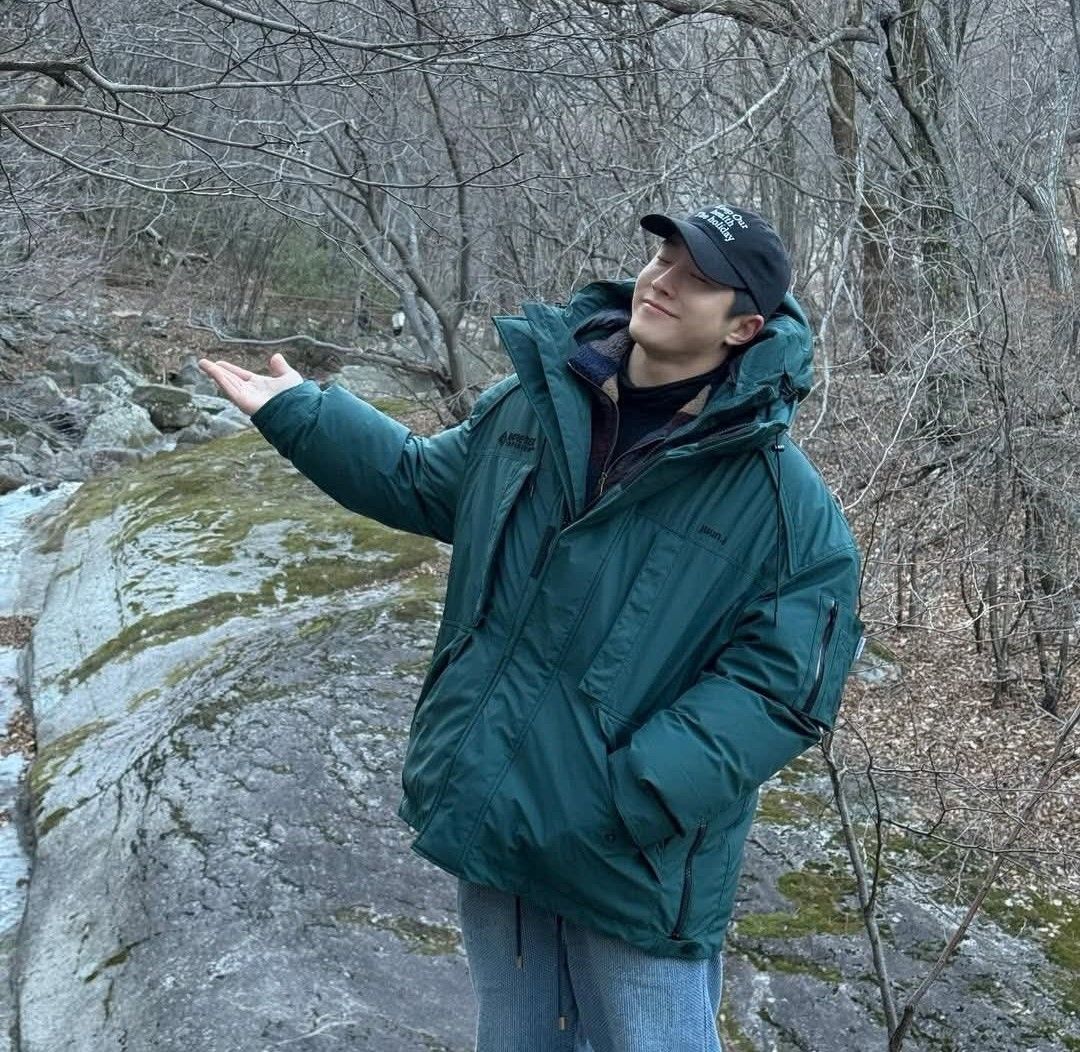 Latest photo of Jinjin (ASTRO)