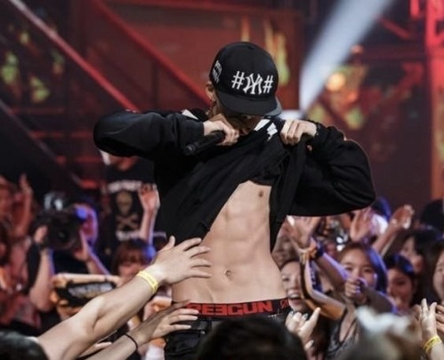 Behind-the-scenes cut of BOBBY (iKON)