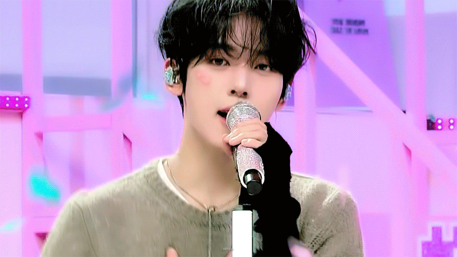 Momen yang diabadikan oleh penggemar Han Yujin (ZEROBASEONE)