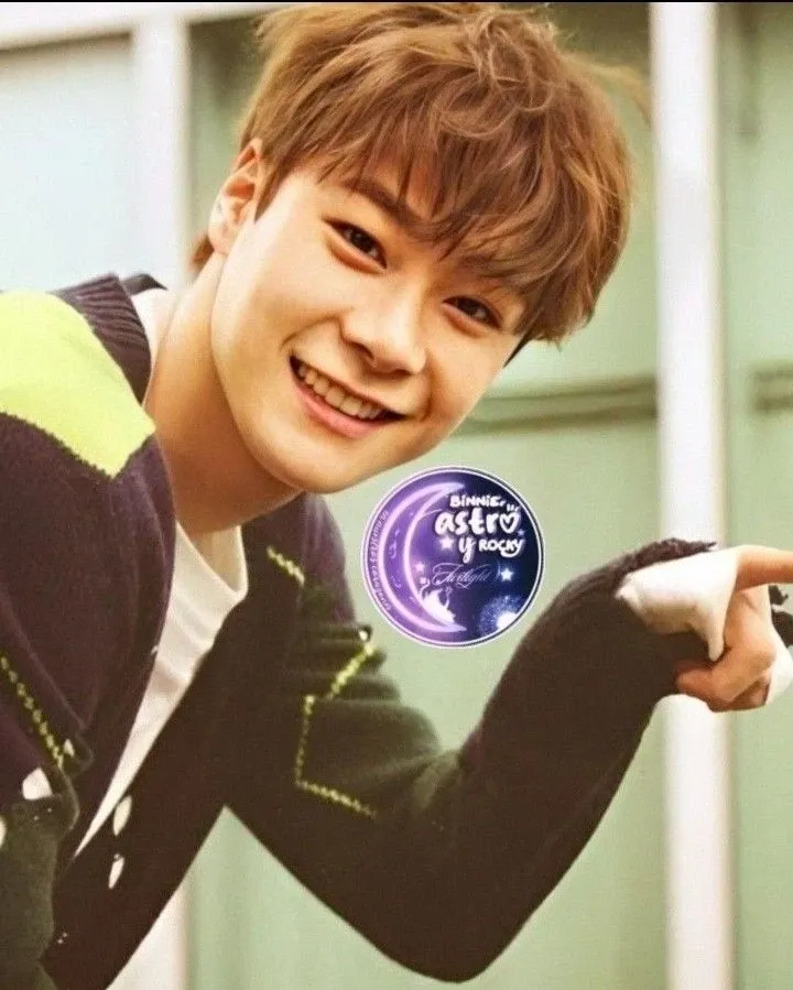 A moment captured by Moonbin (ASTRO)'s fan