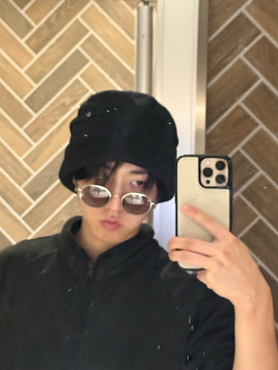 Latest photo of HAN (Stray Kids)