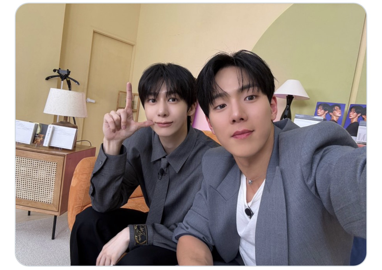 Today's hottest K-pop community feed