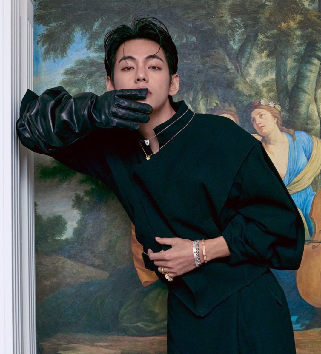 뷔 (방탄소년단)의 최신 사진