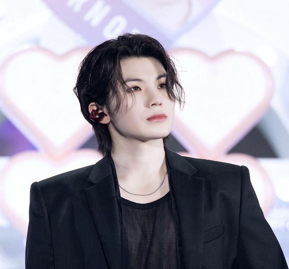 Latest photo of Woozi (SEVENTEEN)