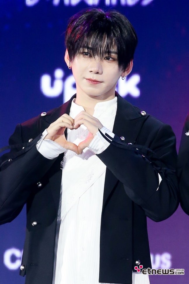 Behind-the-scenes cut of Park Han (AHOF)