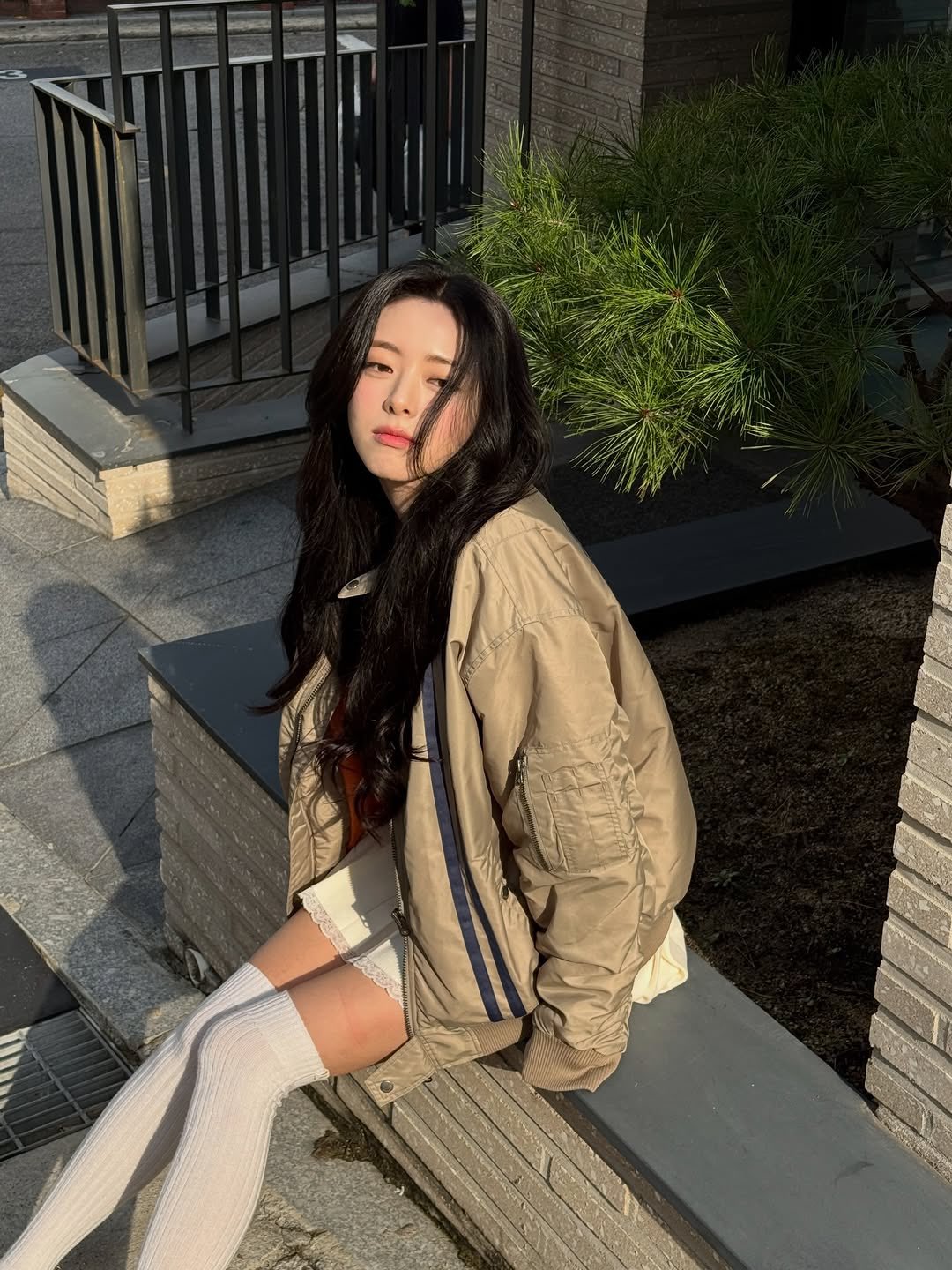 Behind-the-scenes cut of Yuna (ITZY)