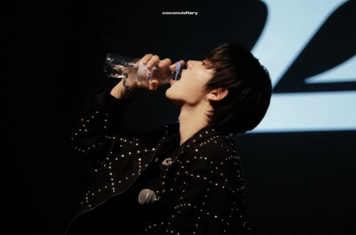 A moment captured by Ohyul (LNGSHOT)'s fan