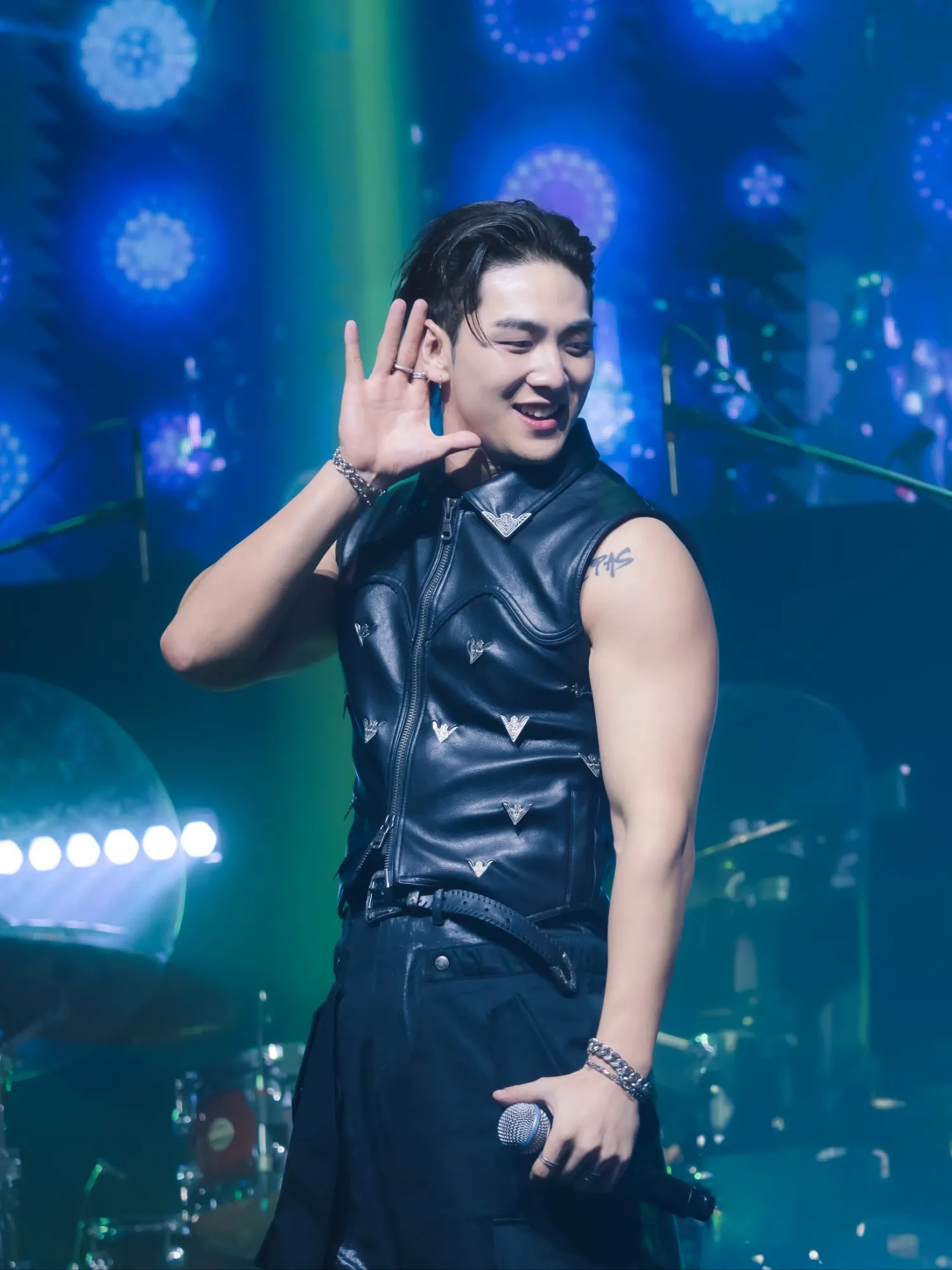 백호의 비하인드 컷