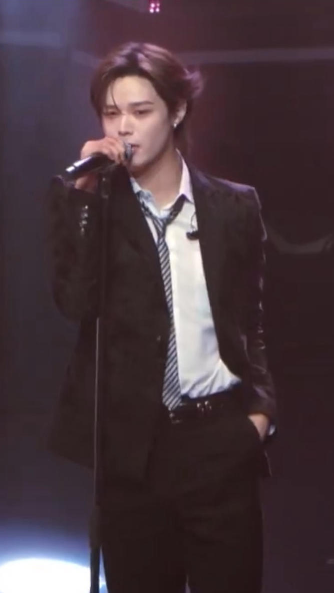 Today's most popular wallpaper in the 케이 (앤팀) community