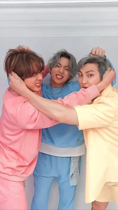 Today’s hot picks from the 방탄소년단 community