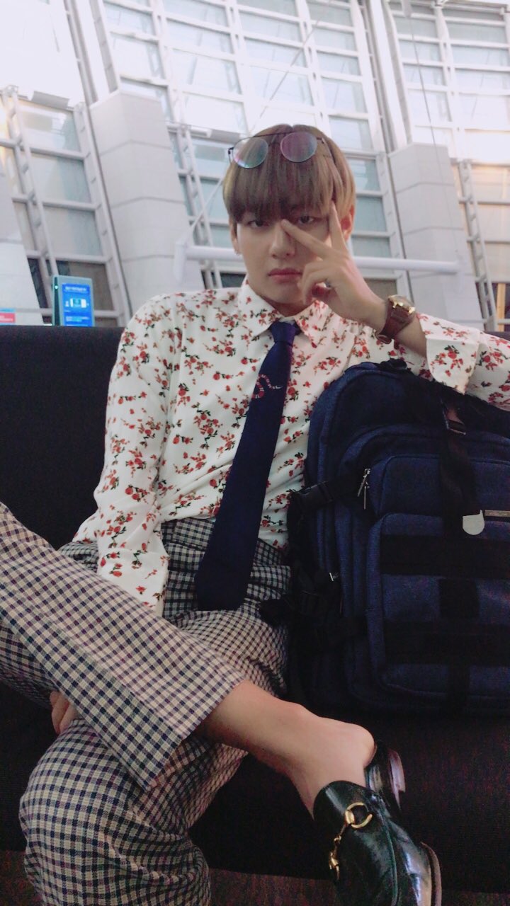 Fandom-recommended wallpaper image of V (BTS)