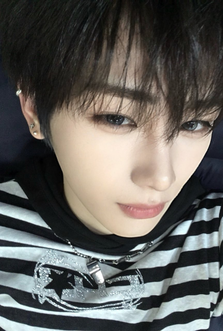 A moment captured by Zhou Anxin (ALPHA DRIVE ONE)'s fan