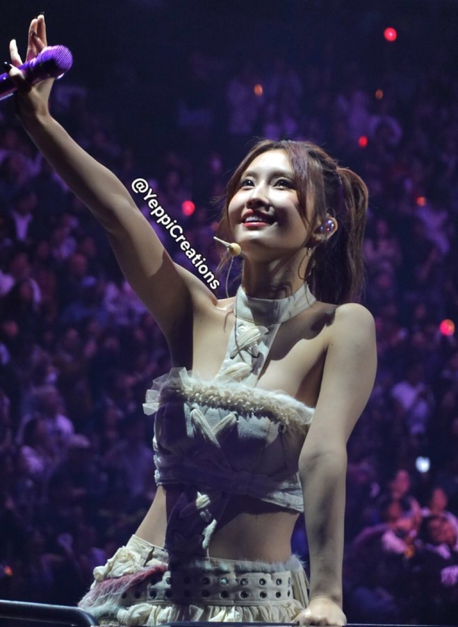 Momo (TWICE)的幕后花絮