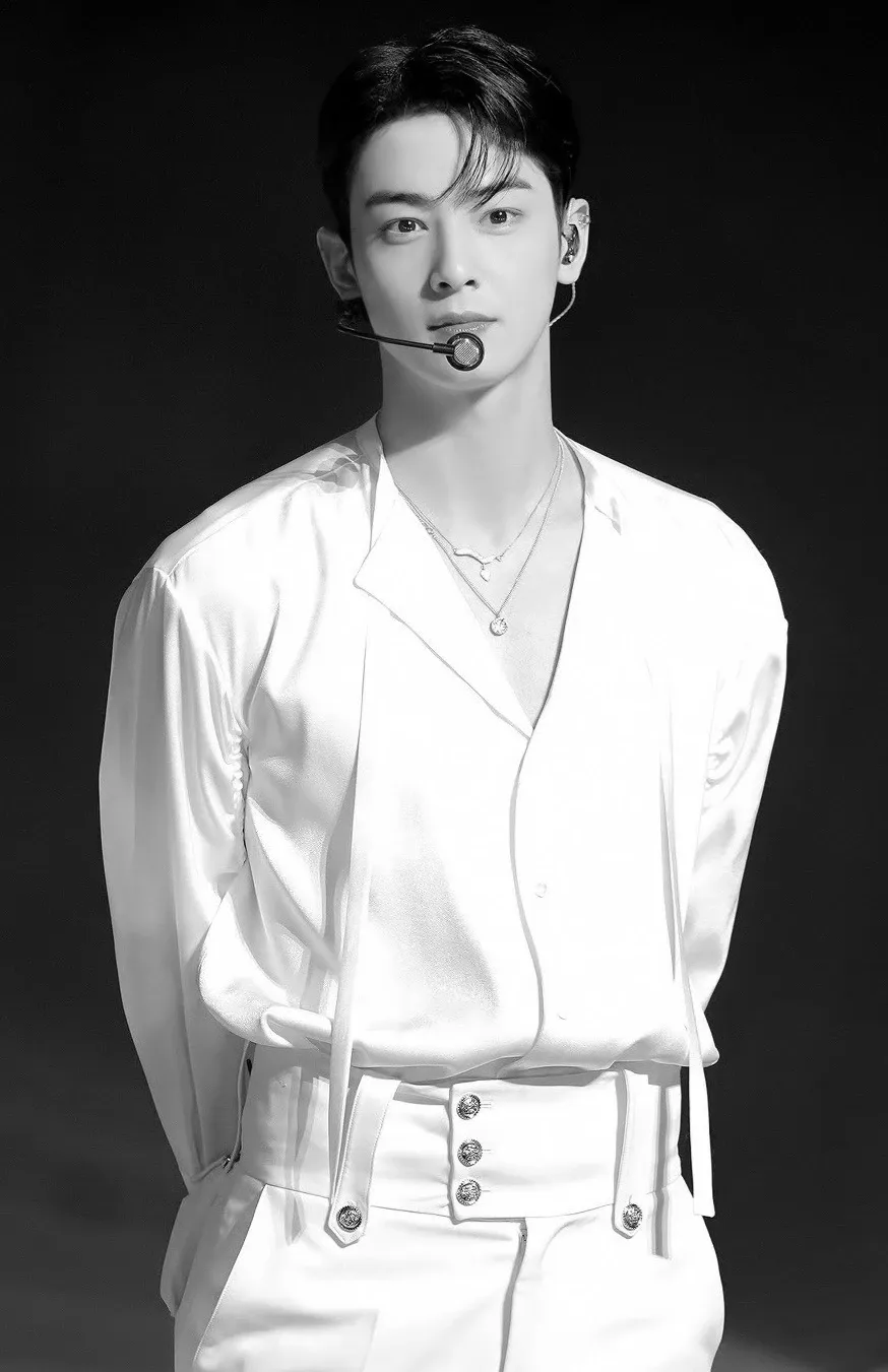 Latest photo of Eunwoo (ASTRO)