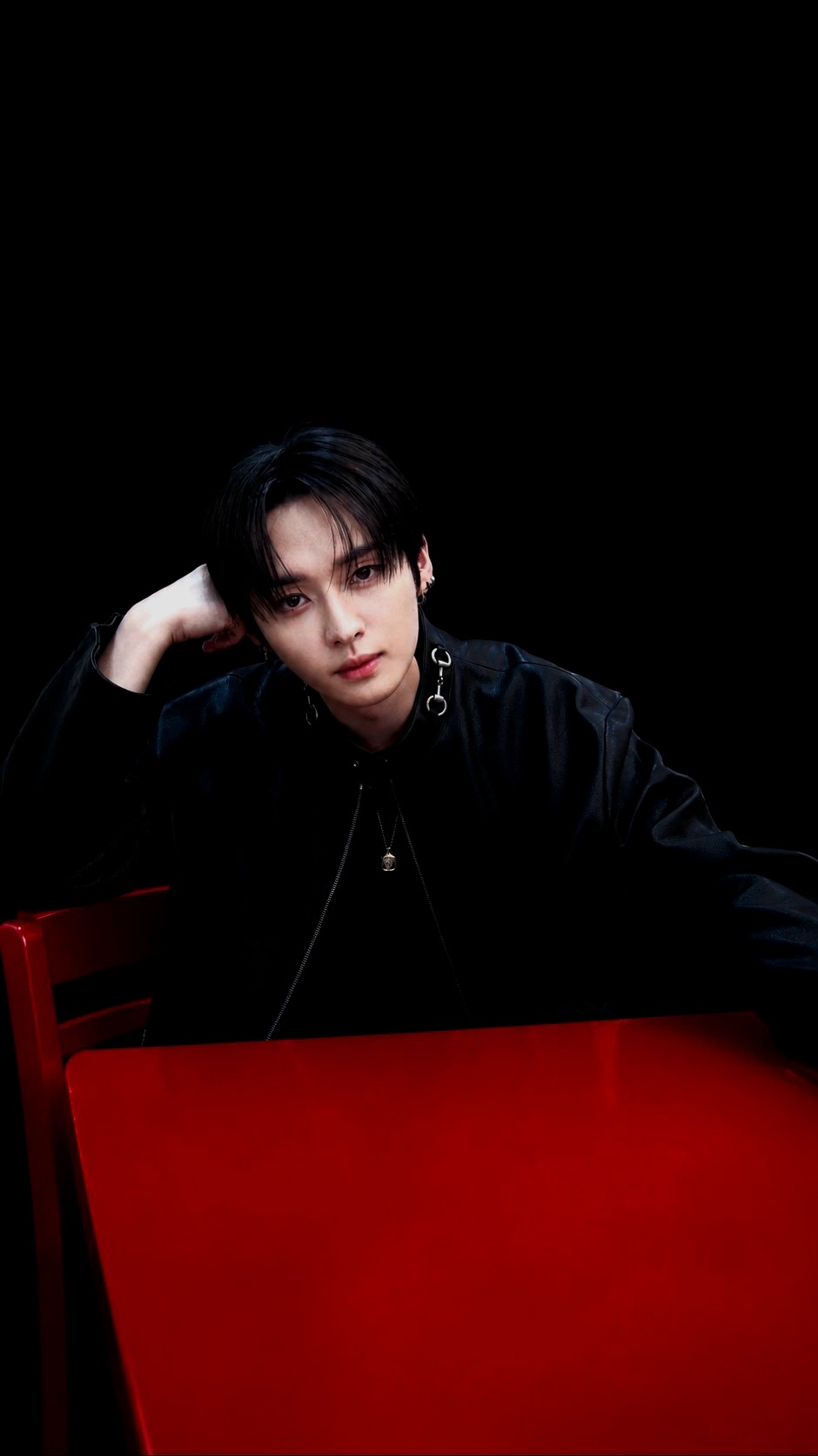 The most beloved wallpaper among Lee Know (Stray Kids)'s fans