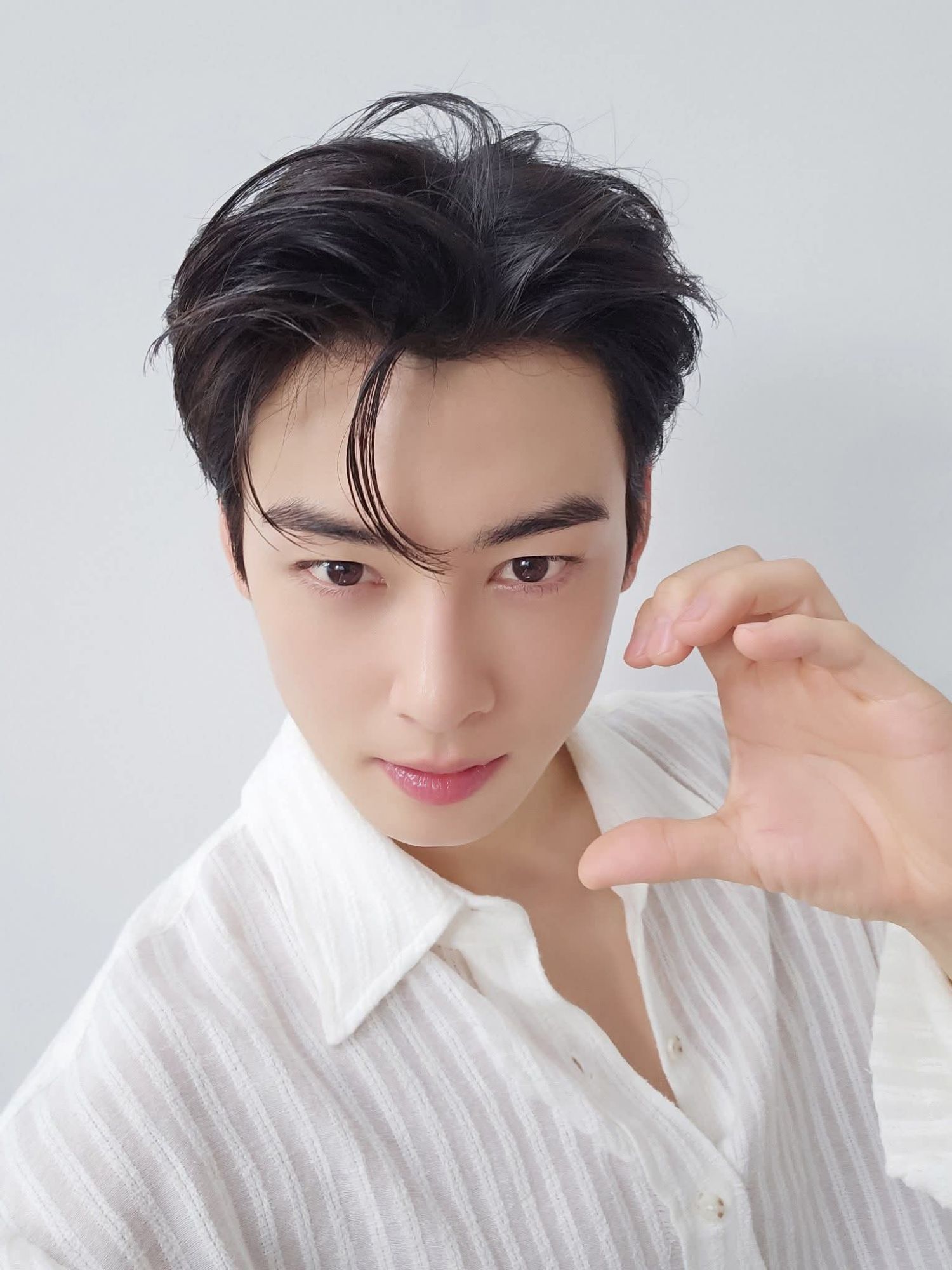 A moment captured by Eunwoo (ASTRO)'s fan