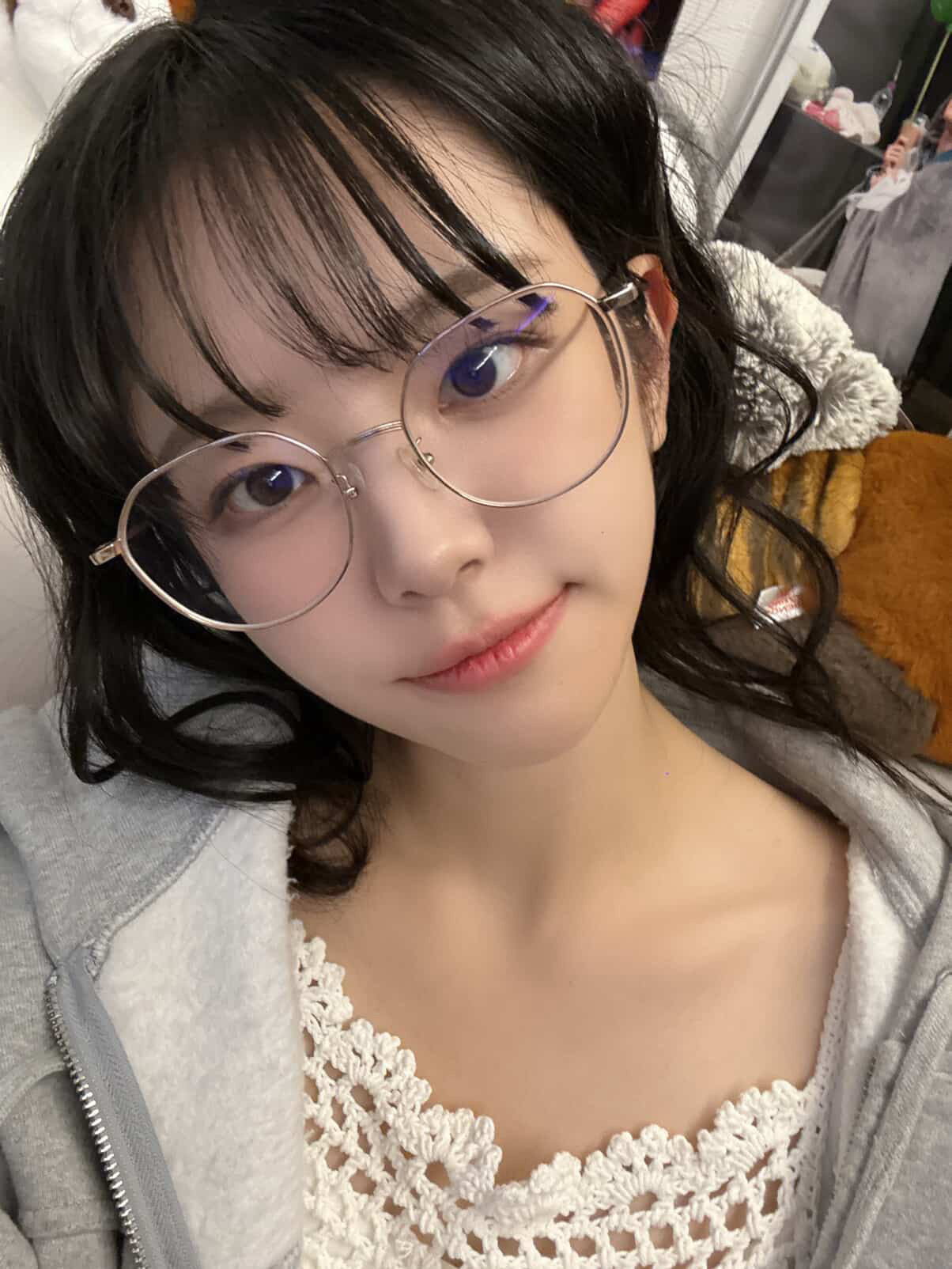 쵸단 (QWER) 최근 활동샷