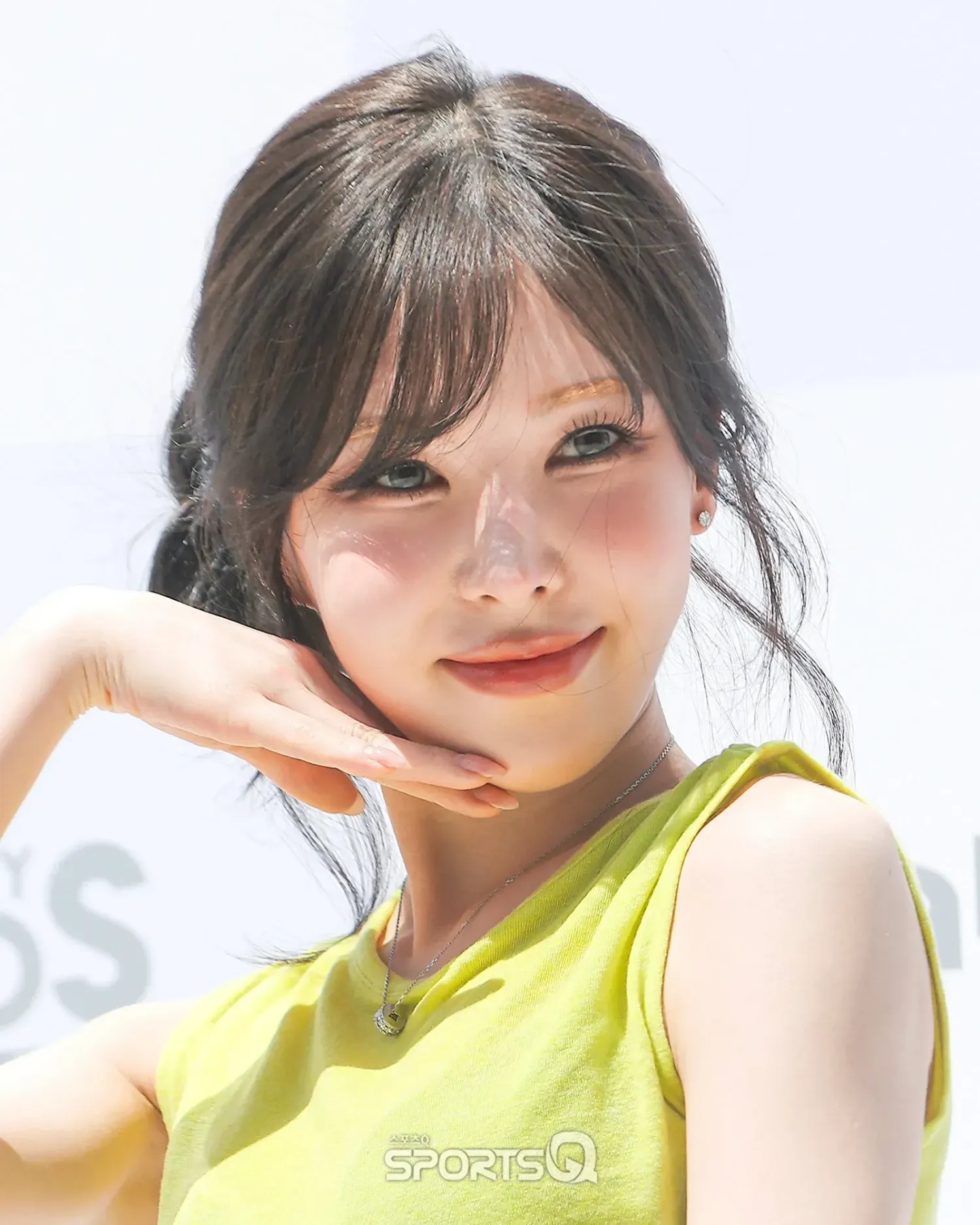 Behind-the-scenes cut of Wendy (Red Velvet)