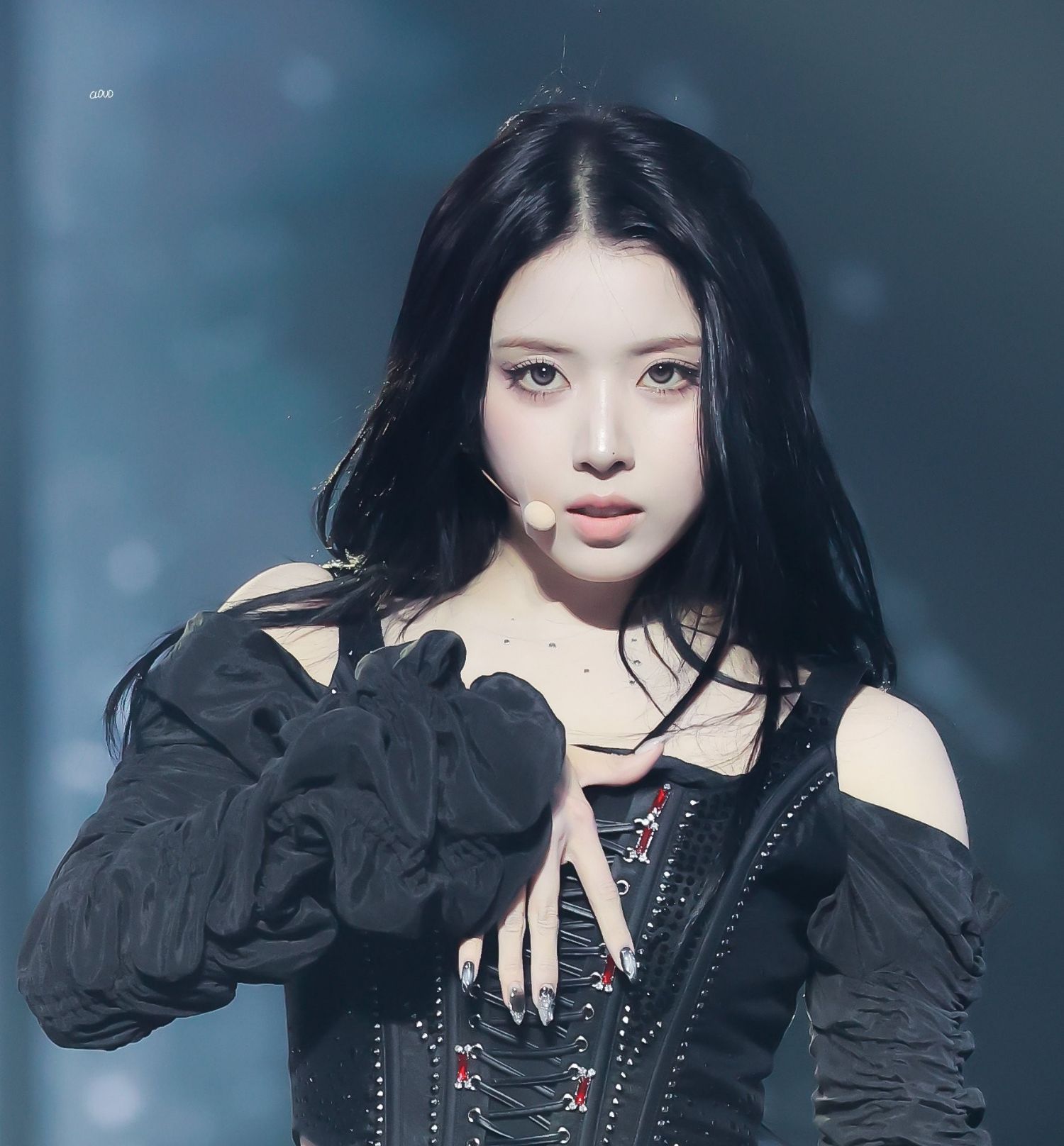 A moment captured by NMIXX's fan