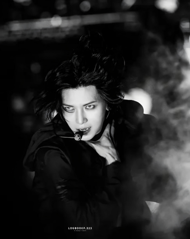 Recent activity shot of Yeosang (ATEEZ)