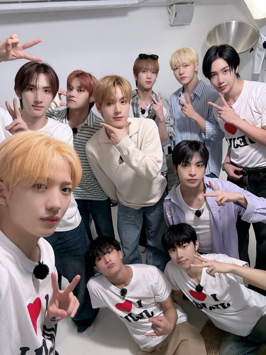 A moment captured by Xikers's fan