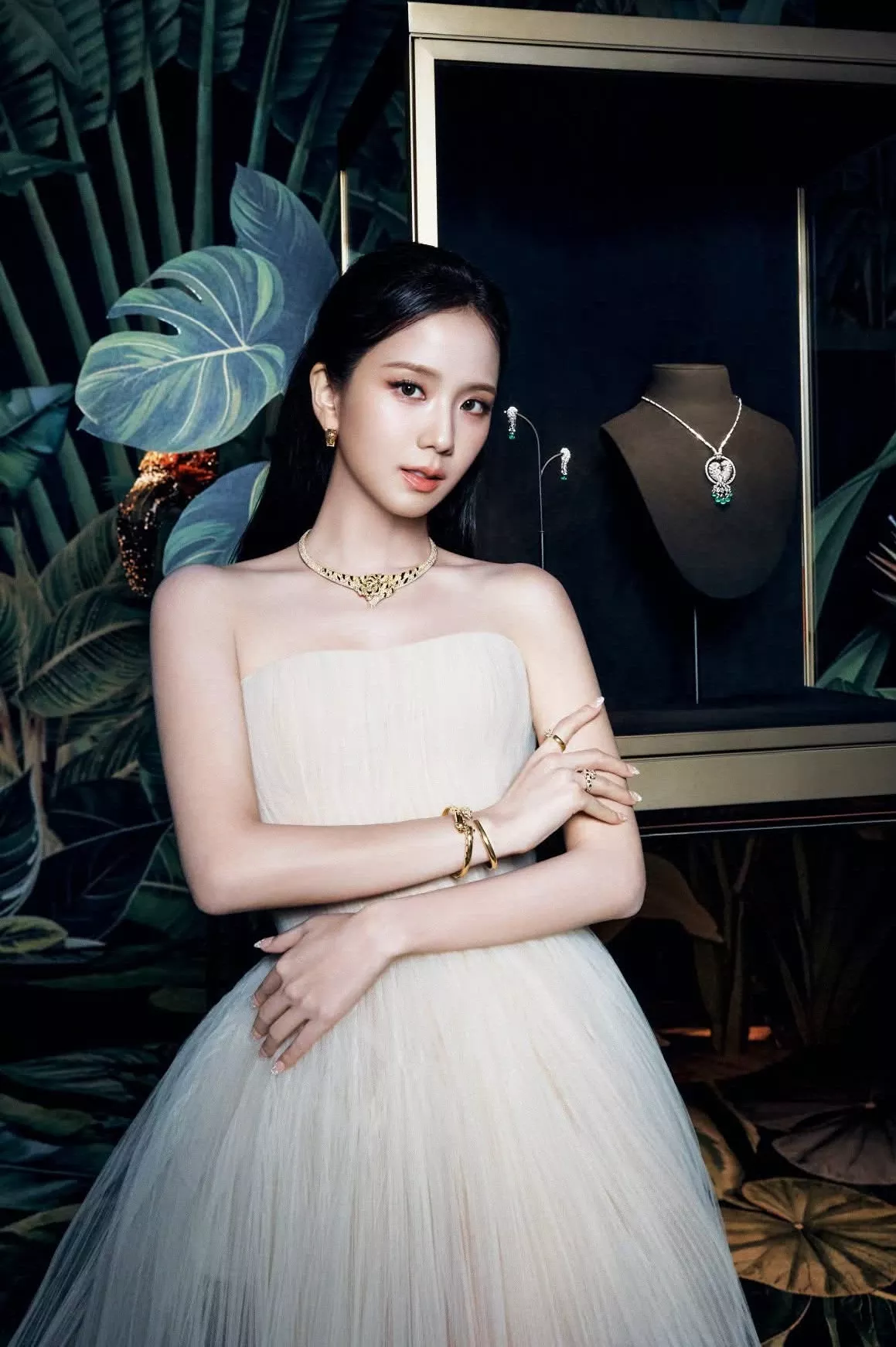 Behind-the-scenes cut of Jisoo (BLACKPINK)