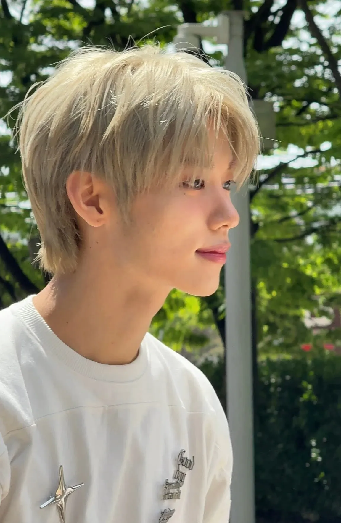 A moment captured by Lee Jeonghyeon (EVNNE)'s fan