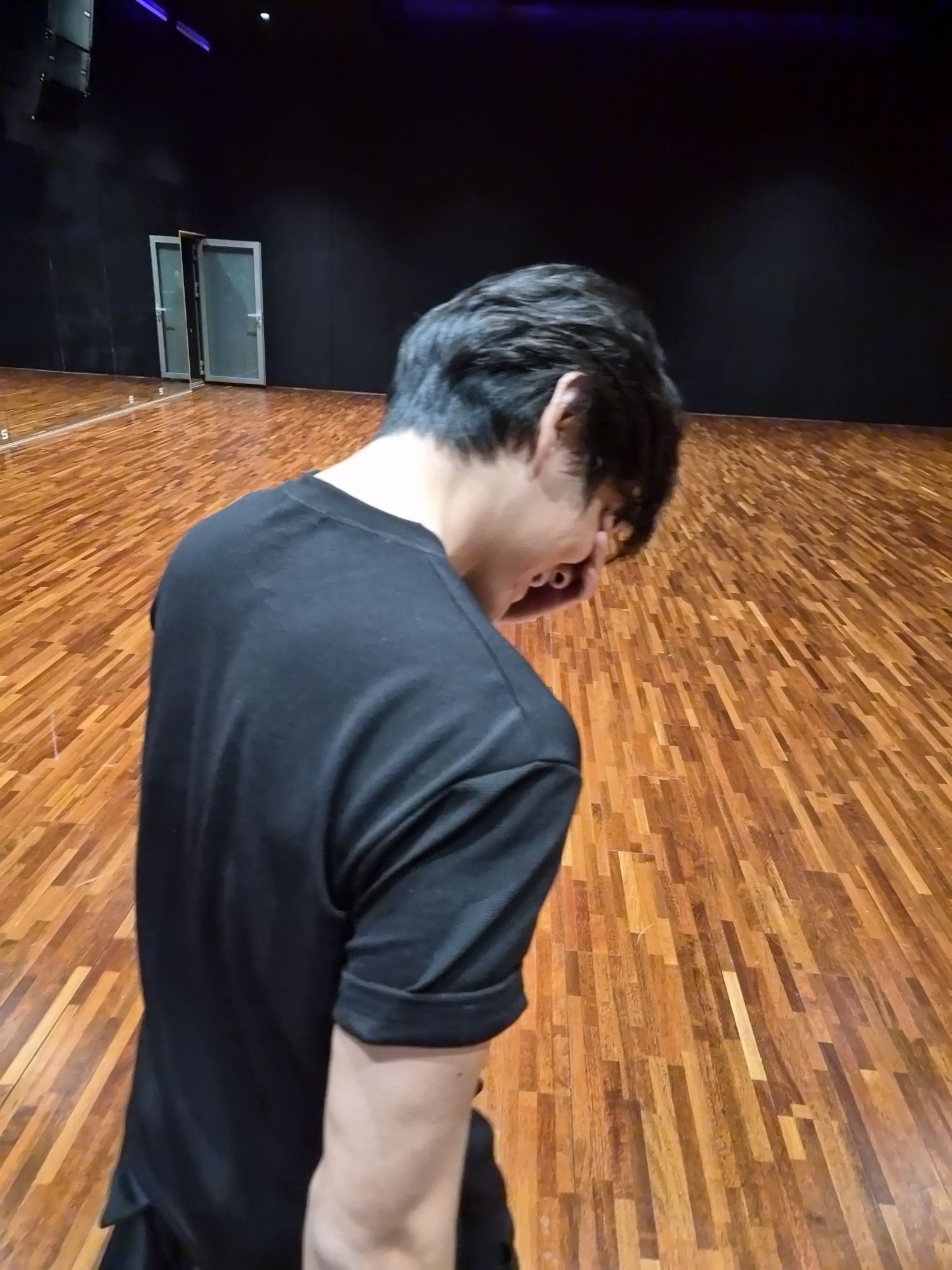 V (BTS)の舞台裏ショット